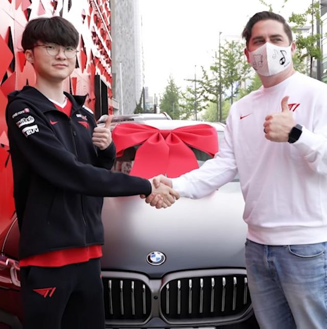 T1 Faker had to return his 80,000$ BMW Car that was once considered "gift"? 4 Faker got an 80,000$ BMW Car as a birthday present 2