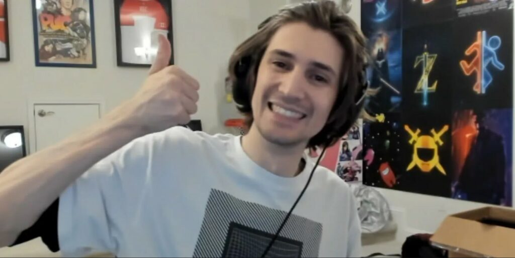xQc lost it after falsely report and get a LoL player banned 3 xQc lost it after falsely report and get a LoL player banned 1